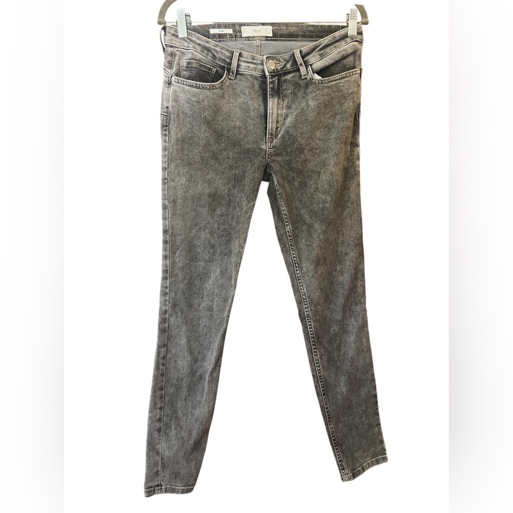 Ming Wang Gray Straight Leg Jeans with Vintage Appeal